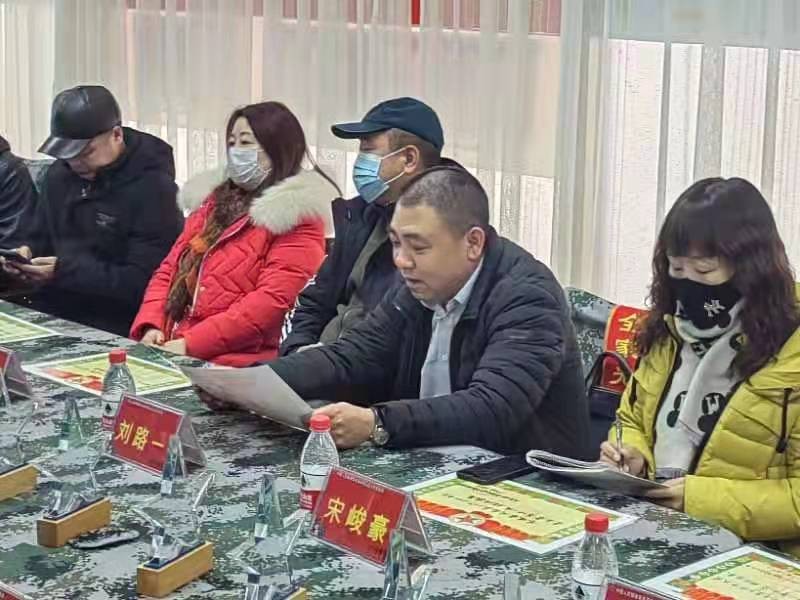 明山区召开立功军人家属座谈会